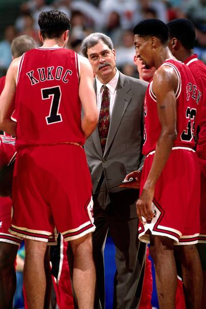 10 maggio 1995: Phil Jackson istruisce i suoi Bulls durante le semifinali dell&#39;Est contro Orlando 